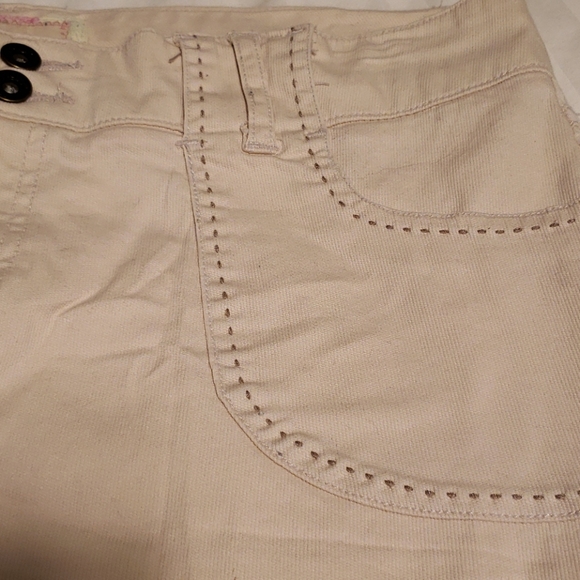 Tan short skirt - Picture 3 of 4